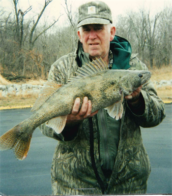 Don Ostergaard's Saugeye 29.5inch, 03-01-00