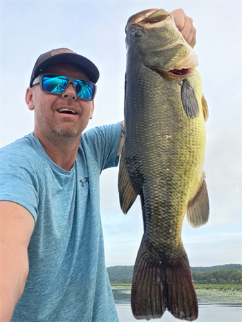 JASON SCHENKE's Largemouth Bass 21inch