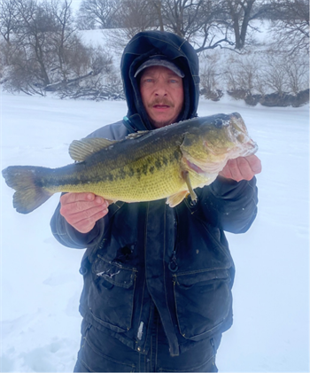 KELLY BUCKLAND's Largemouth Bass 20.5inch