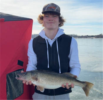 BRAYDEN SCHUSTER's Walleye 26.5inch