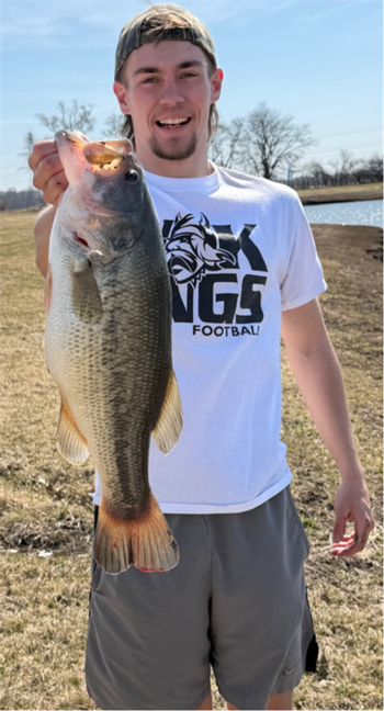 GRADY GODWIN's Largemouth Bass 20inch