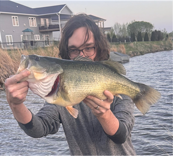 HUNTER CHANEY's Largemouth Bass 21inch, 04-23-26