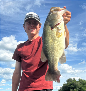 Landon Knutzon's Largemouth Bass 20inch